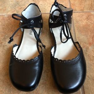 Josef Seibel size 38 black flats. Like New!